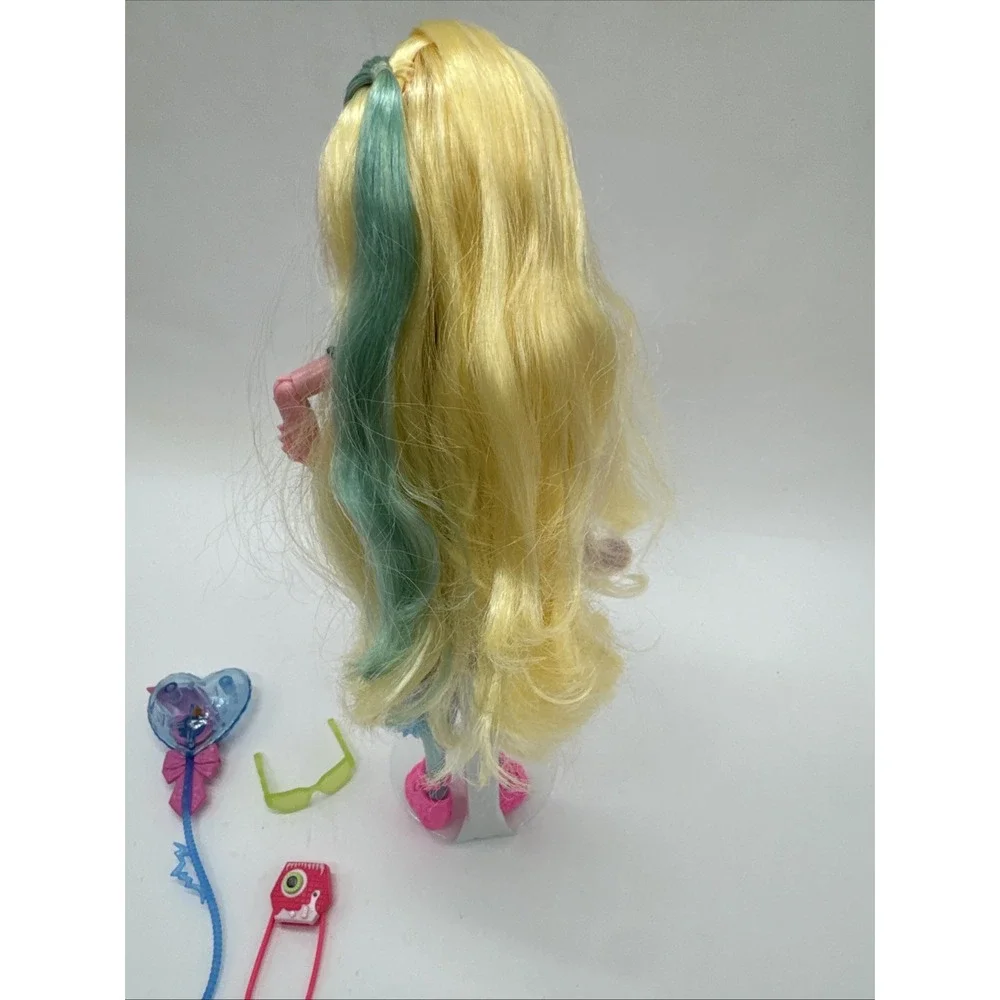 Monster High G3 Day Out Lagoona Blue W/ Stand And Accessories